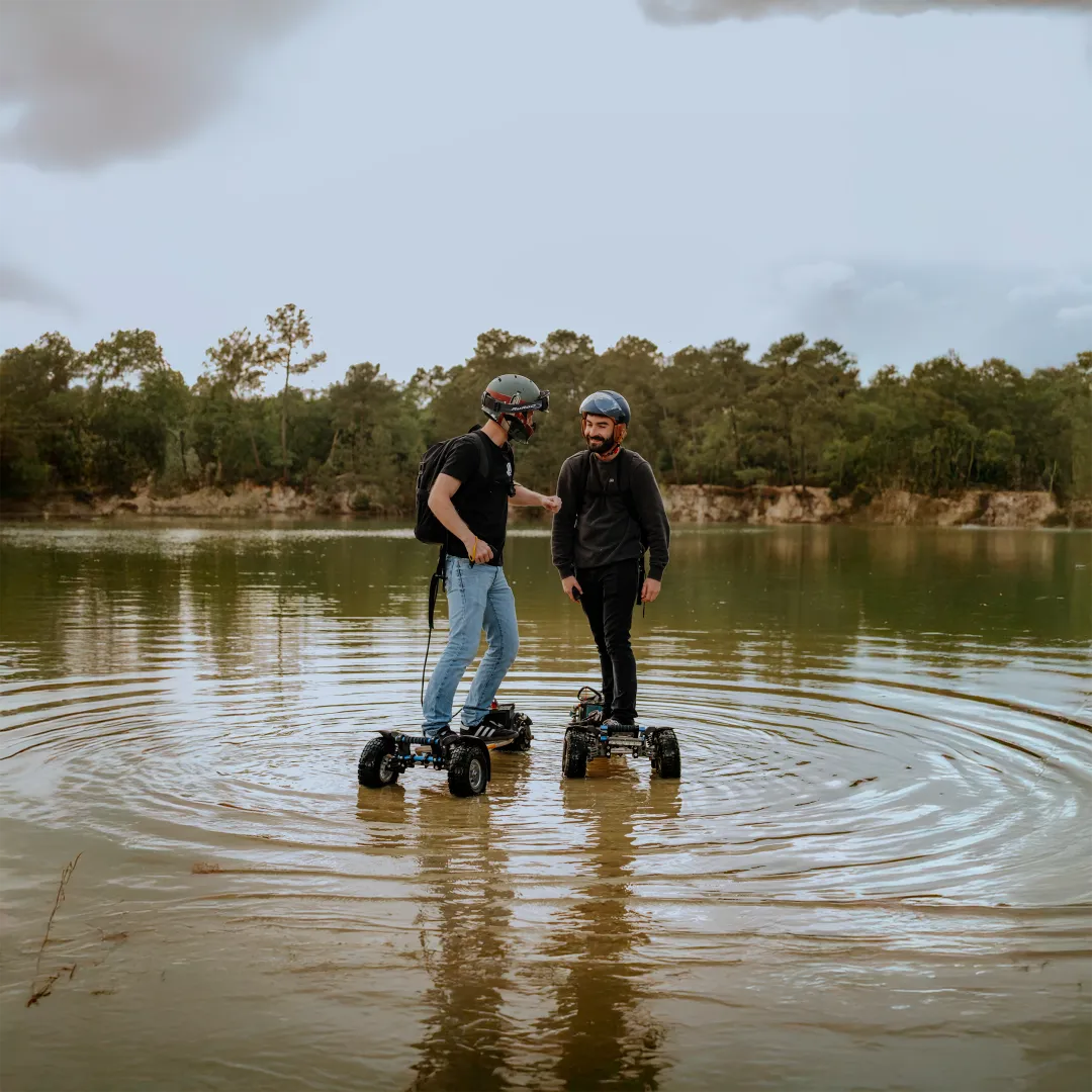 Histoire Édouard bricoleur Sternboard longboard électrique eau étanche fondateurs startup française DIY passion deux ingénieurs